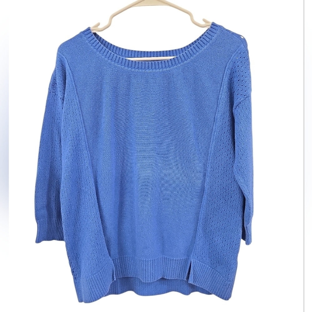 AMERICAN EAGLE OUTFITTERS OPEN KNIT/ EYELET BLUE SWEATER. SIZE LARGE.